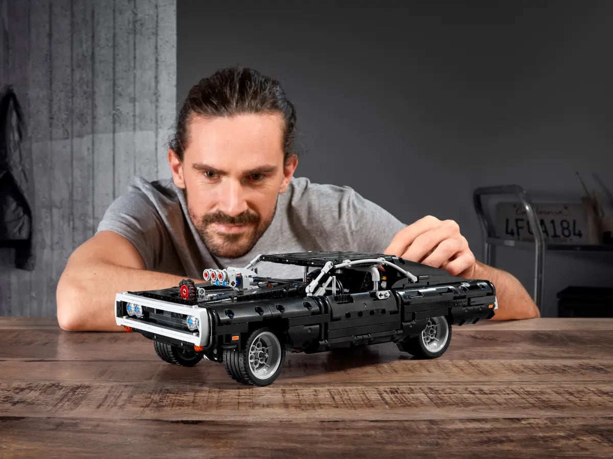 Dodge Charger – 1077 Peças