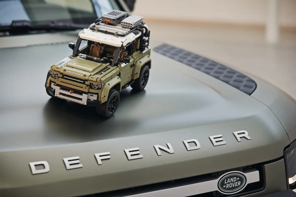 Land Rover Defender – 2573 Peças
